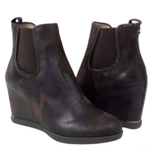 Donald j Pliner Womens Dillon Ankle Wedge Distressed Leather Boots shoes